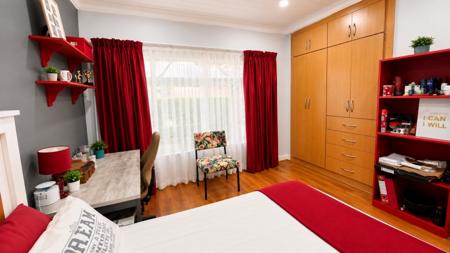 3 Bedroom Property for Sale in Flamwood North West